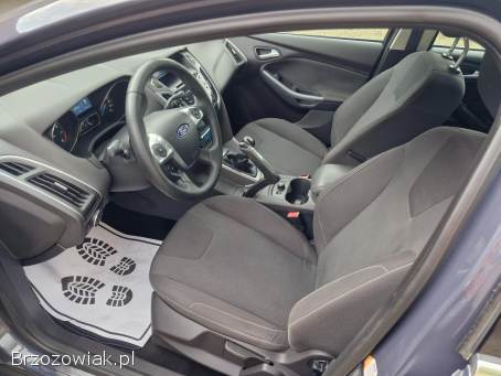 Ford Focus 1.  6benz TITANIUM 2011