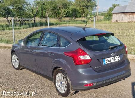 Ford Focus 1.  6benz TITANIUM 2011