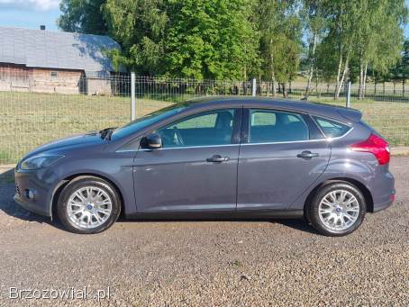 Ford Focus 1.  6benz TITANIUM 2011