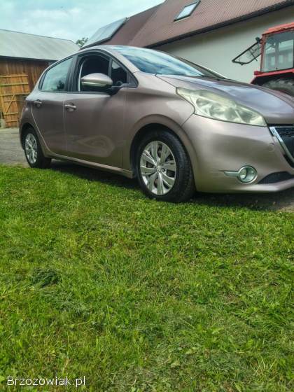 Peugeot 208 2012
