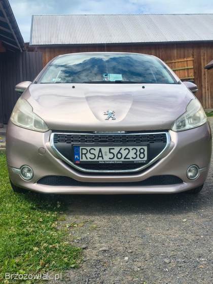 Peugeot 208 2012