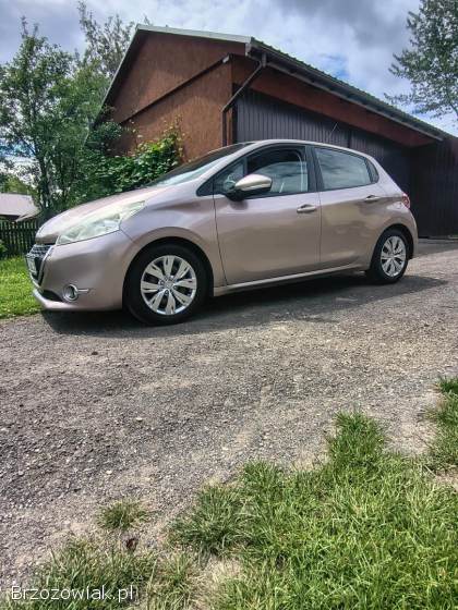 Peugeot 208 2012