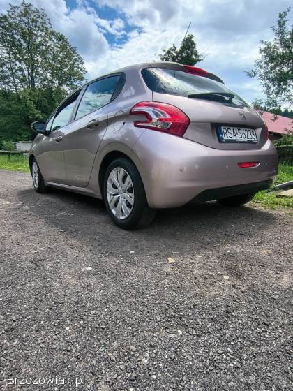 Peugeot 208 2012