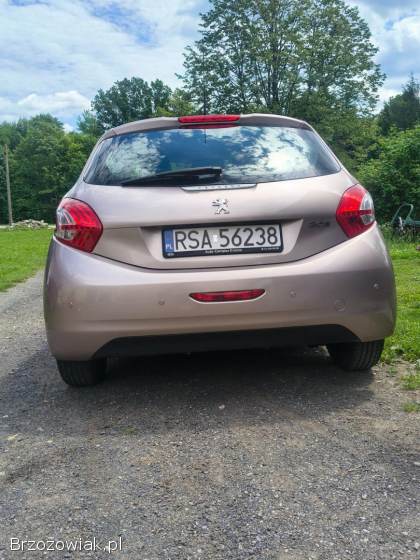Peugeot 208 2012