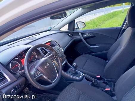 Opel Astra 1.  4 B 2012