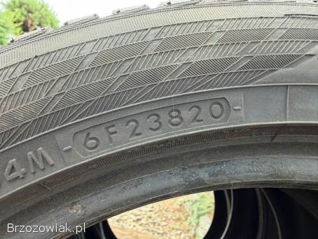 Opony zimowe 215/50 R17 Yokohama BluEarth Winter V905 2020 r.  +/ -  5 mm kpl.
