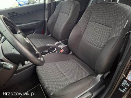 Hyundai i30 Benzyna 1.  4 16V 2012