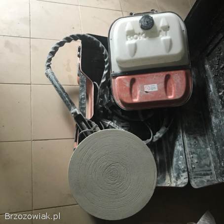 Sprzedam zacieraczkę do tynków Rokamat