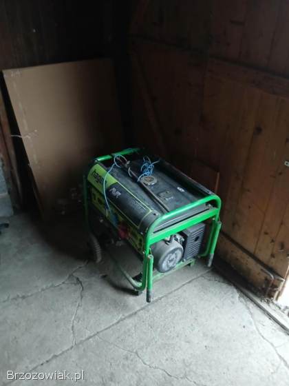 Sprzedam używany agregat prądotwórczy z 2020 roku.  6700W moc znamionowa,  25L