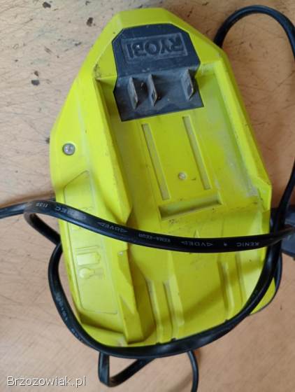Ładowarka i 2 akumulatory ryobi