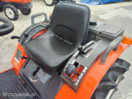 Traktorek Japoński HINOMOTO ( KUBOTA ) CX 18 o mocy 18 KM 4X4 Wspomaganie
