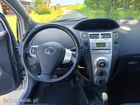 Toyota Yaris 1.  3 benzyna  2008