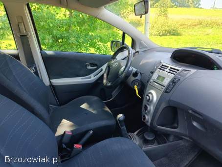 Toyota Yaris 1.  3 benzyna  2008