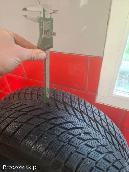 Opony zimowe nokian 235/45 -  17