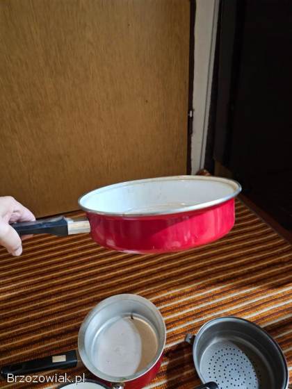 Garnki,  pokrywki emaliowane
