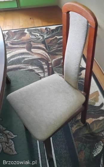 Stół rozkładany z 4 krzesłami (cena za komplet)