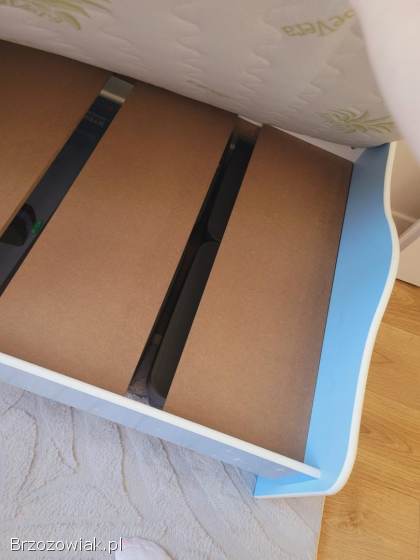 Łóżko dziecięce z materacem z motywem Krainy Lodu Frozen 70x140cm