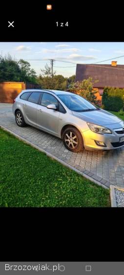 Opel Astra J 2011